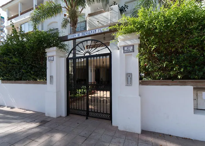 Holidays & Homes I Benalmadena Playa, Piscinas ,Relax
